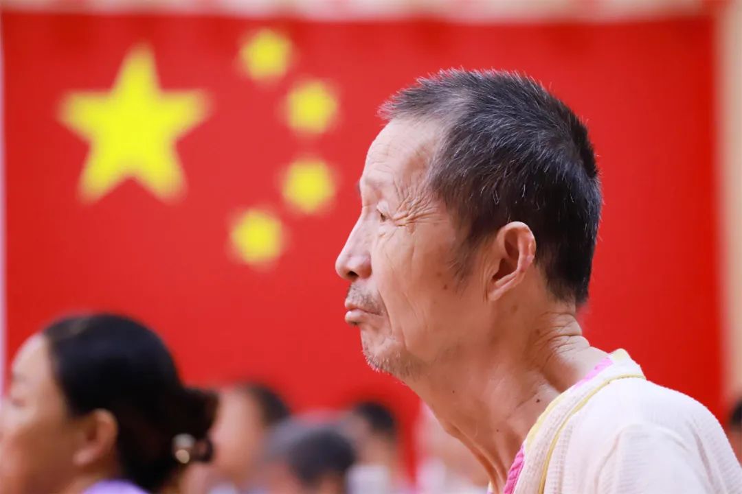認(rèn)真聽課的學(xué)員.jpg