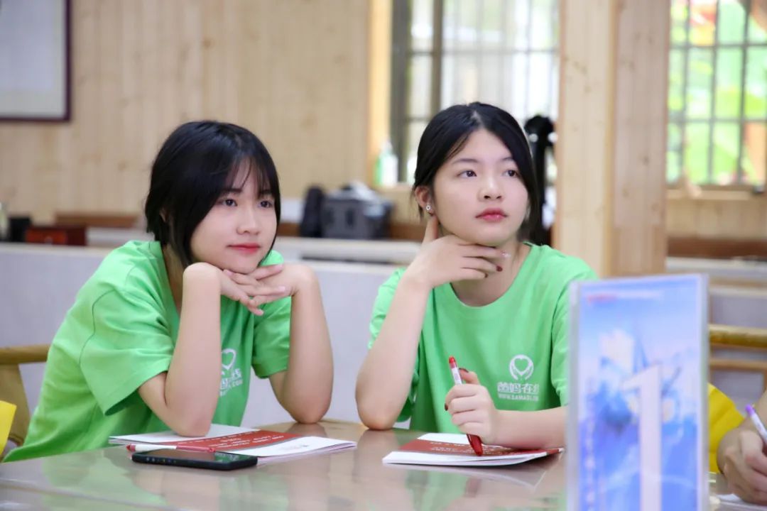 活著，努力實現(xiàn)每個階段的人生意義就好了！